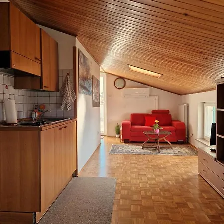 House Among Olive Trees With A Sea View 1 Apartamento